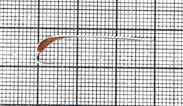 Блесна зубаринно-наважья 30мм (розовое каро-мельхиор) (Проф.)