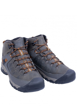 trekking